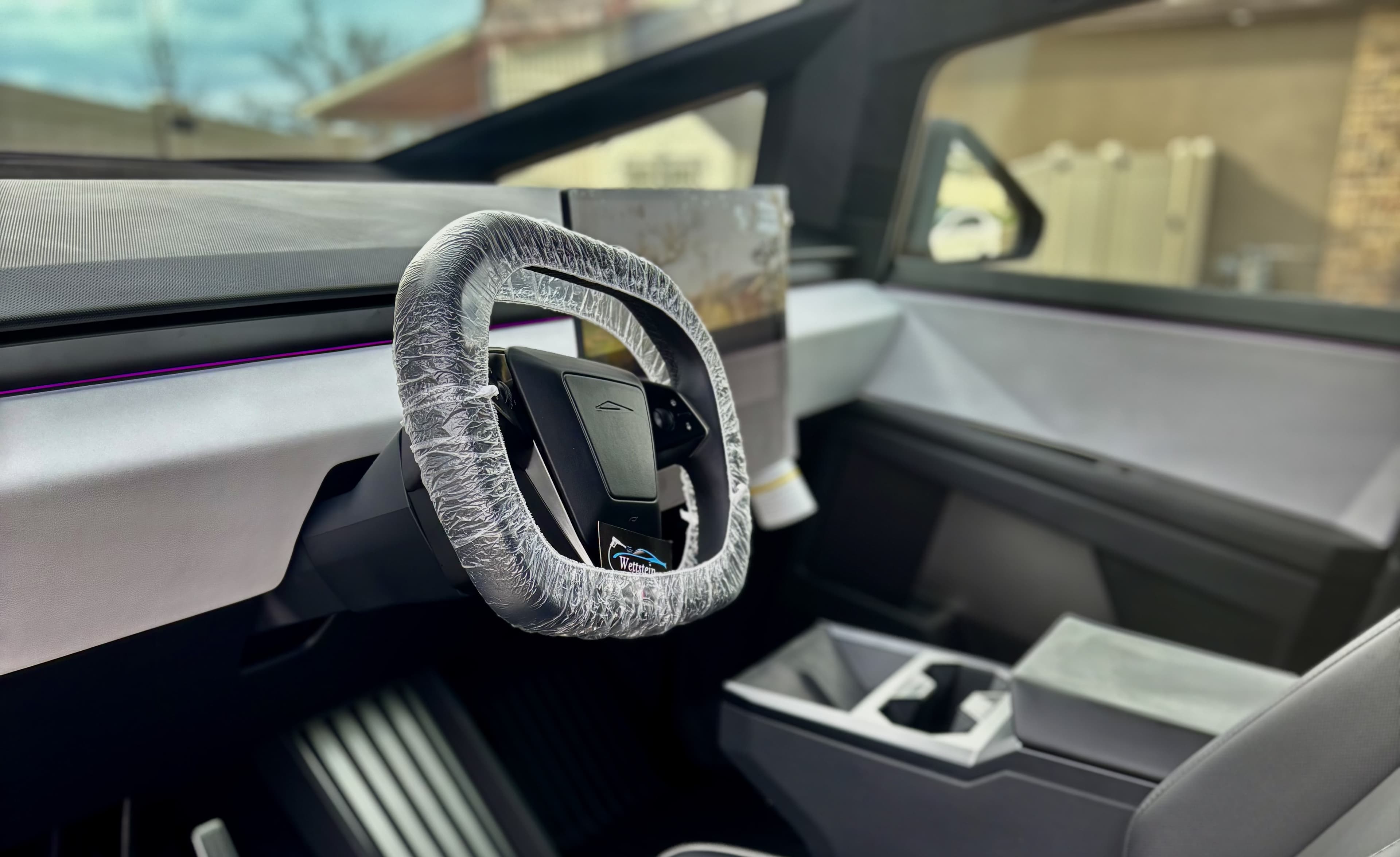 Complete Package - Professional car detailing (hover)